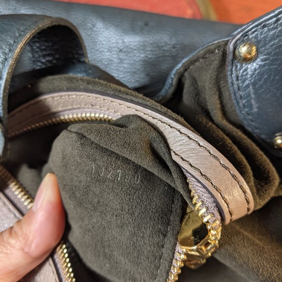 Auth Louis Vuitton Mahina Large Leather bag - Picture 9 of 16